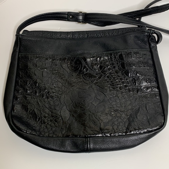 AnnRingness | Black Heavy Laptop Nag | Floral Engraved Multi Compartment Satchel - Picture 13 of 15